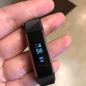 Used Fitbit Alta, Charger & Two L Wristbands